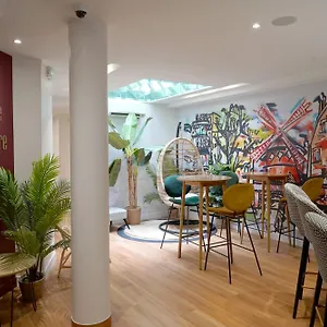 Le Montmartre Saint Pierre Hotel
